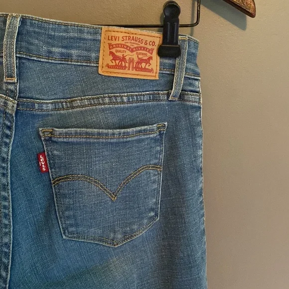 Levi Jeans - Picture 3 of 6